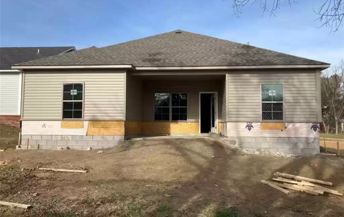425 W Beech Street Home in Greenwood For Sale